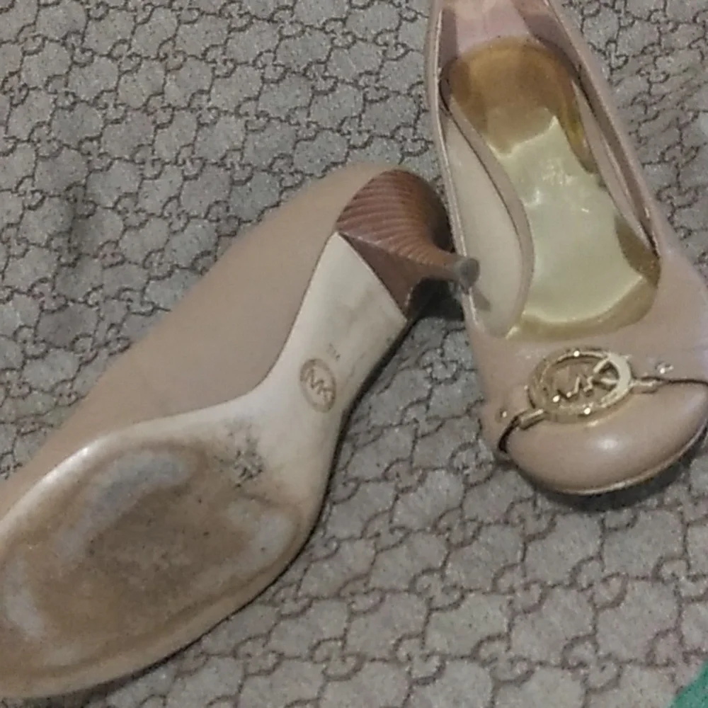 Shoe - Picture 4 of 6